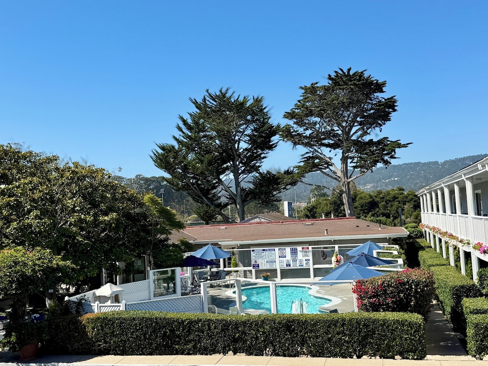 Monterey Bay Lodge - photo 40