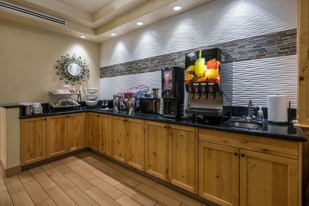 La Quinta Inn & Suites by Wyndham Idaho Falls Ammon - photo 78