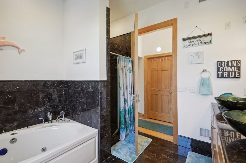 The Starlight Tower Ocean Breeze Suite 1 Bedroom Apartment Hotel by RedAwning - photo 14