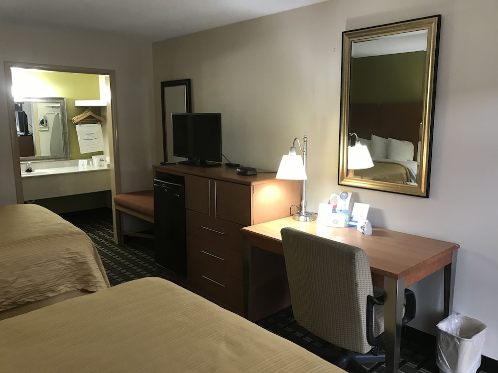 Clarion Inn Southern Pines Pinehurst - photo 10