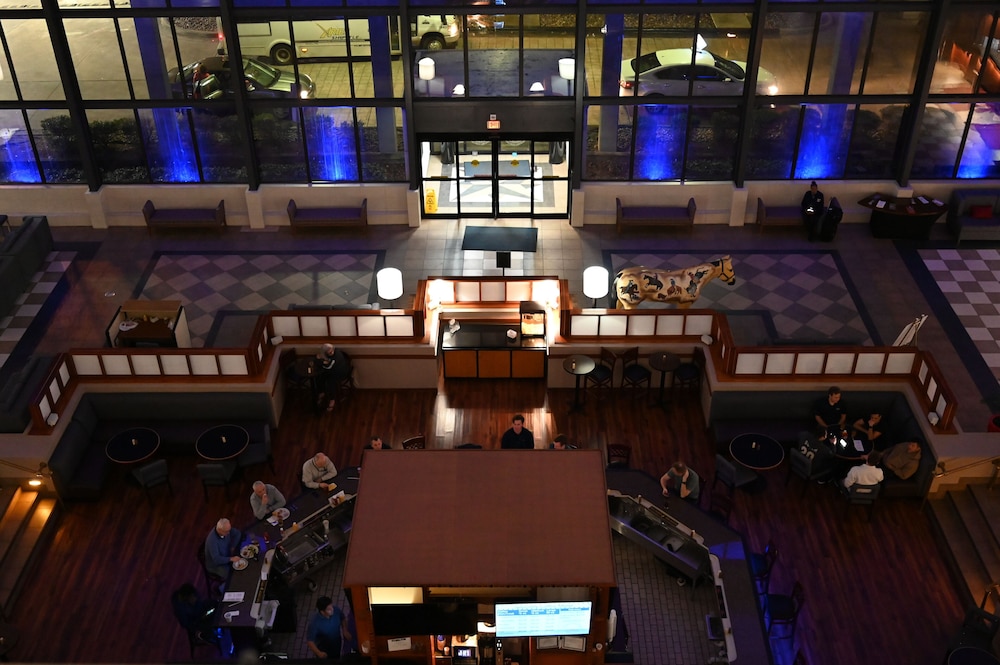 Atrium Hotel and Suites - photo 7