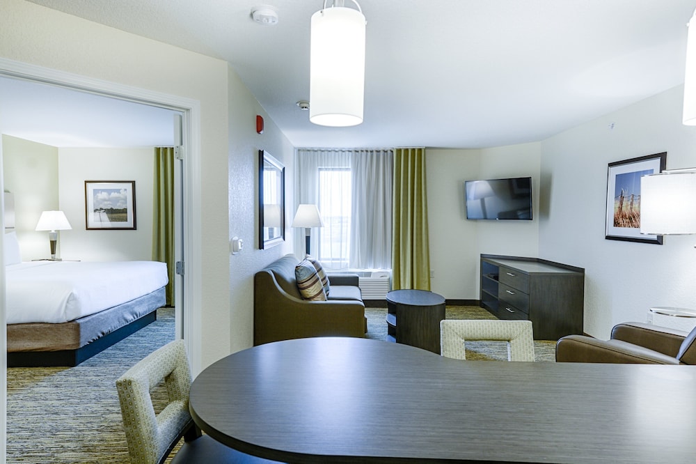 Candlewood Suites Lakeville I 35 by IHG - photo 8