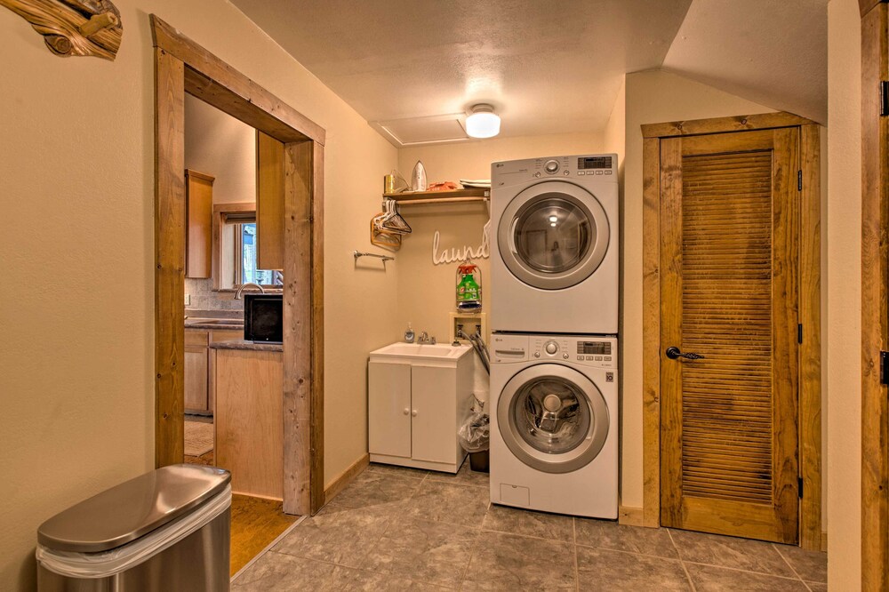 Blue Spruce Cabin with Hot Tub And Resort Amenities - photo 22