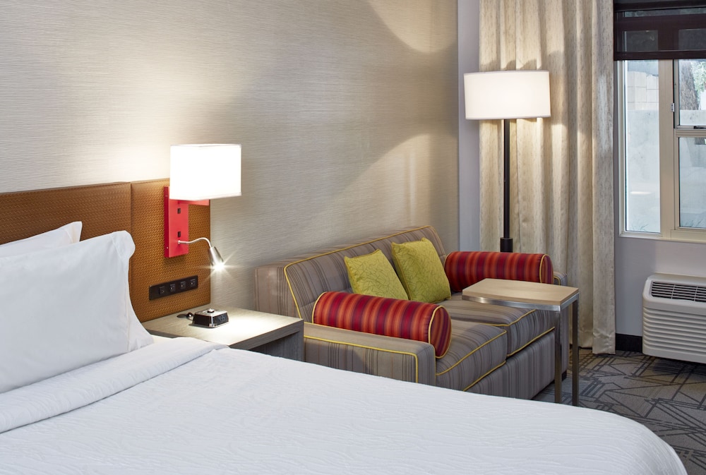 Hilton Garden Inn Scottsdale Old Town - photo 10