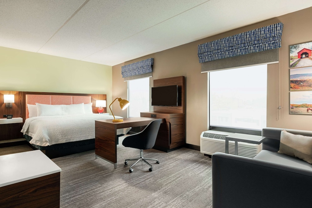Hampton Inn & Suites Frederick Fort Detrick - photo 16