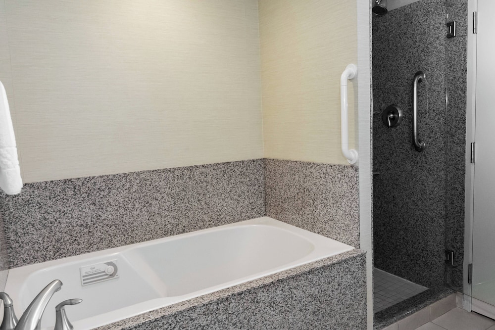 Courtyard Marriott Lafayette - photo 26