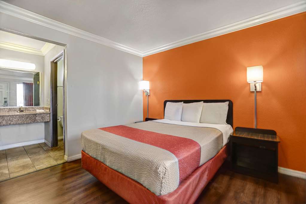 Motel 6 Fresno CA Belmont Ave - photo 8