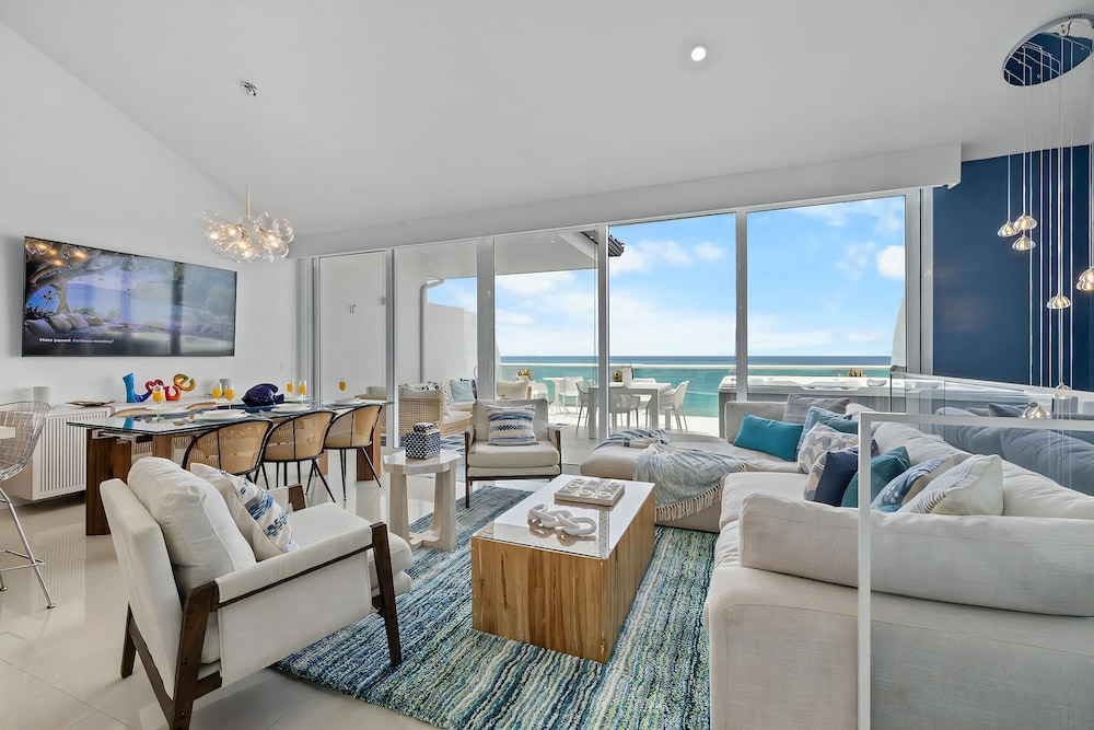 Blue Residences — 5-Star Luxury Hotel in Noord, Aruba