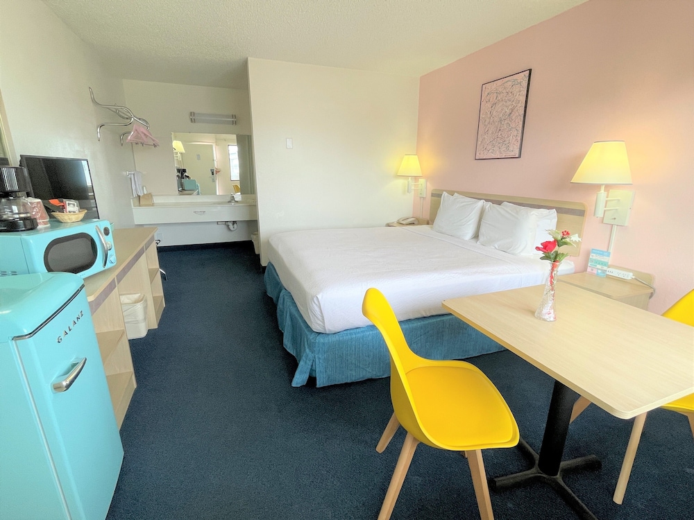 Lulu Hotel Silver City — Meriden
