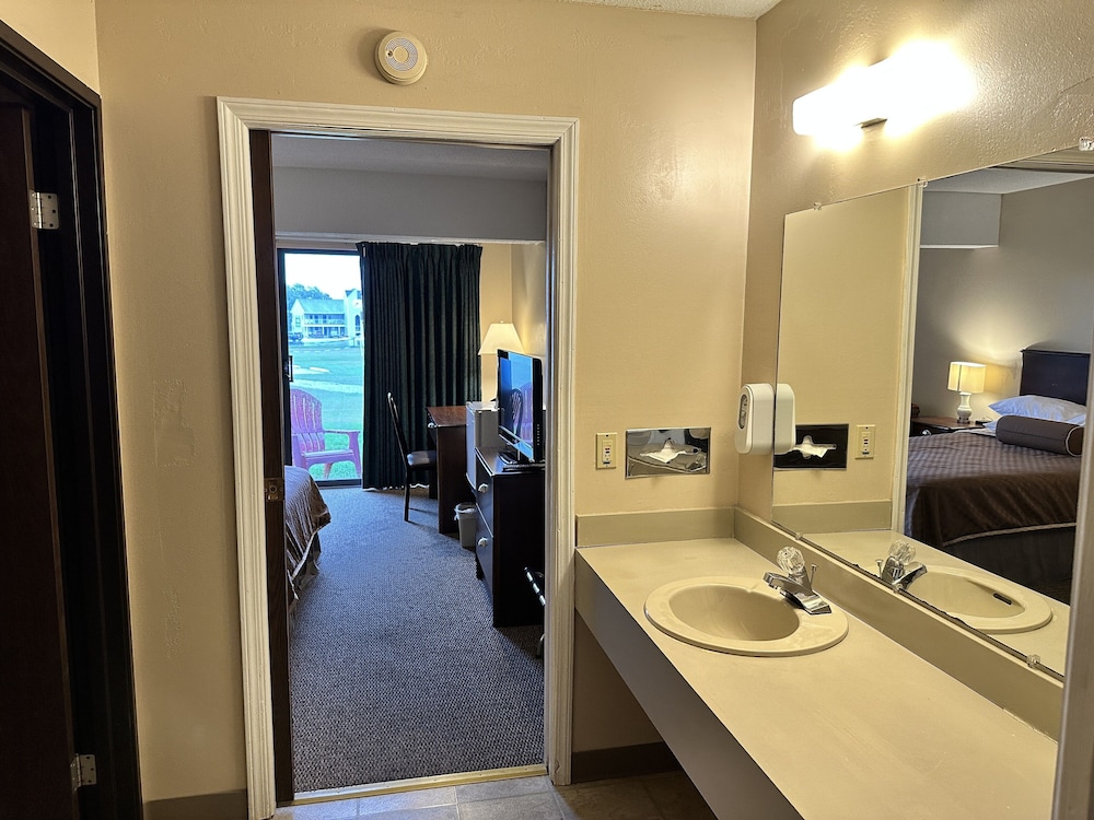 Cedar Hill Lodge - photo 41