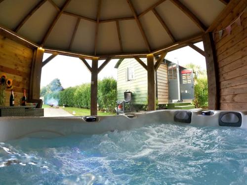 Romantic Retreat Luxury Shepherds Hut Hot Tub in Camborne, United Kingdom