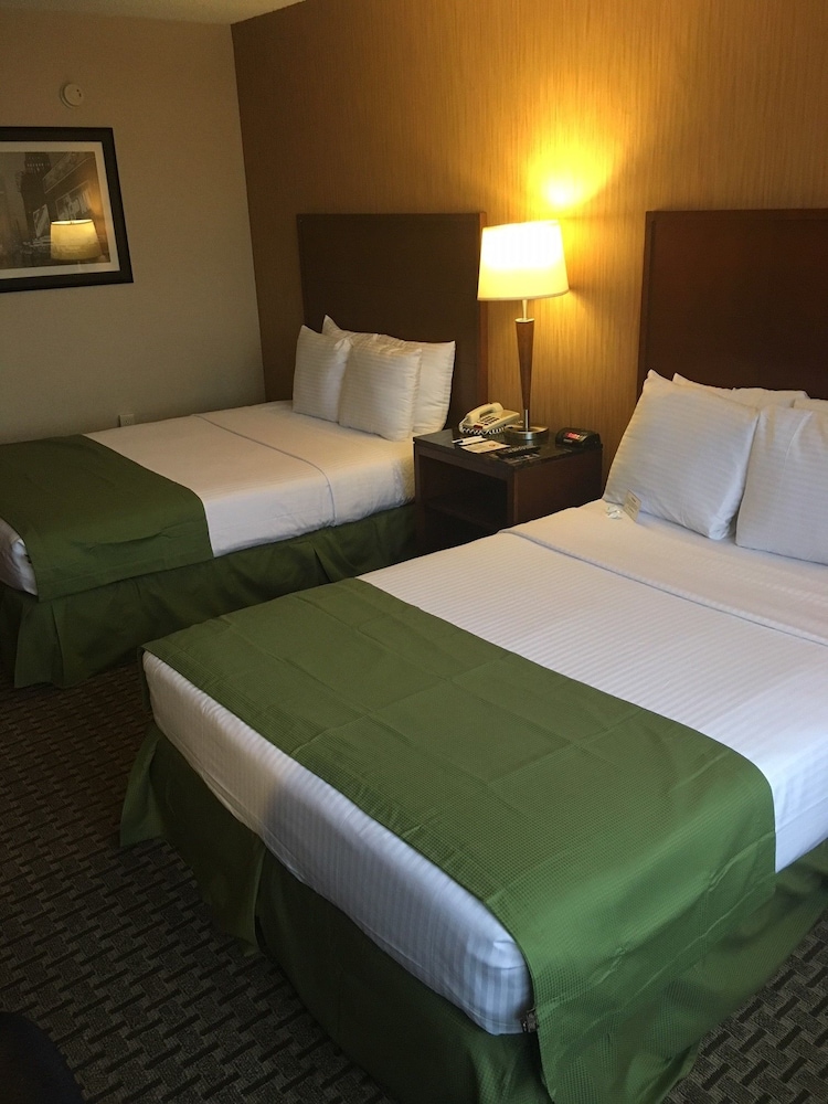 E Hotel Banquet & Conference Center - photo 22