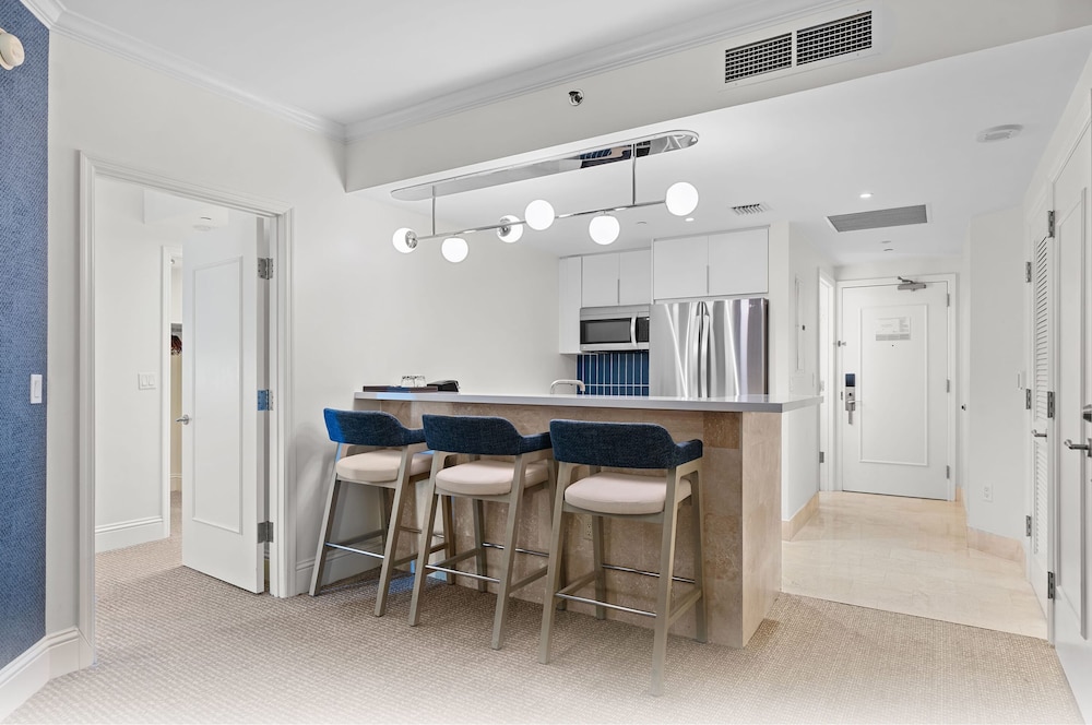 Fontainebleau Miami Beach Private Luxury Suites - photo 136