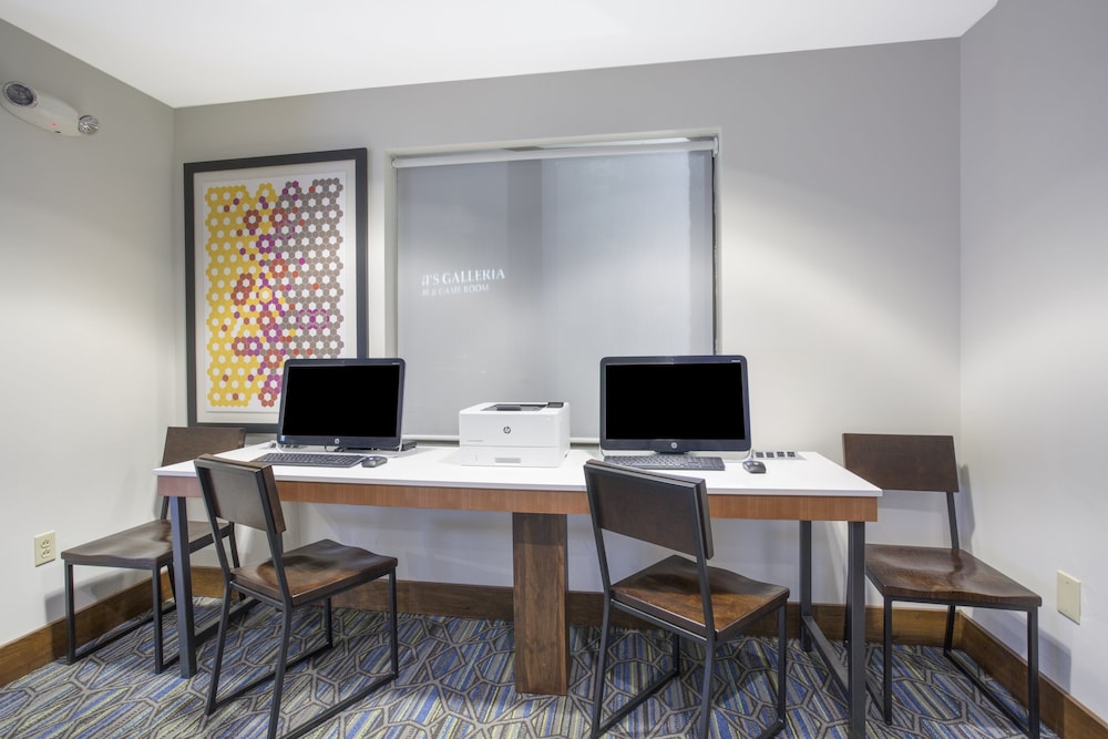 Holiday Inn Express Kansas City at the Legends by IHG - photo 20