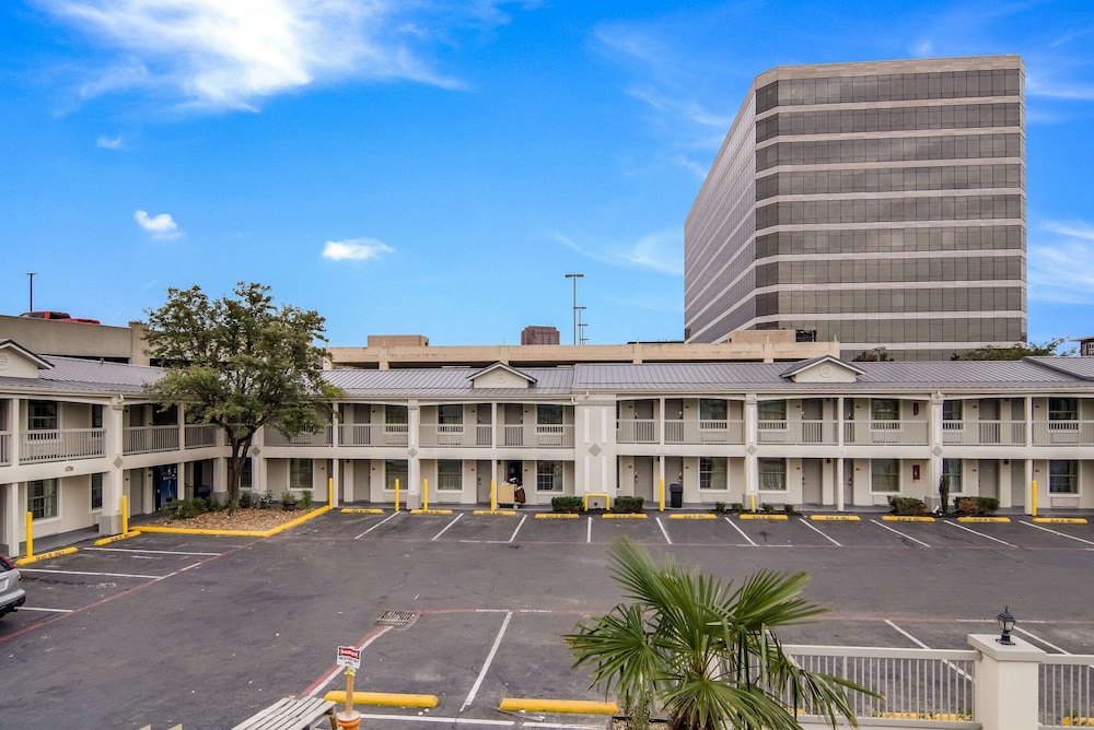 Quality Inn & Suites Dallas Cityplace - featured photo