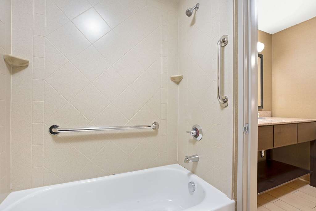 La Quinta Inn & Suites by Wyndham Bellingham - photo 32