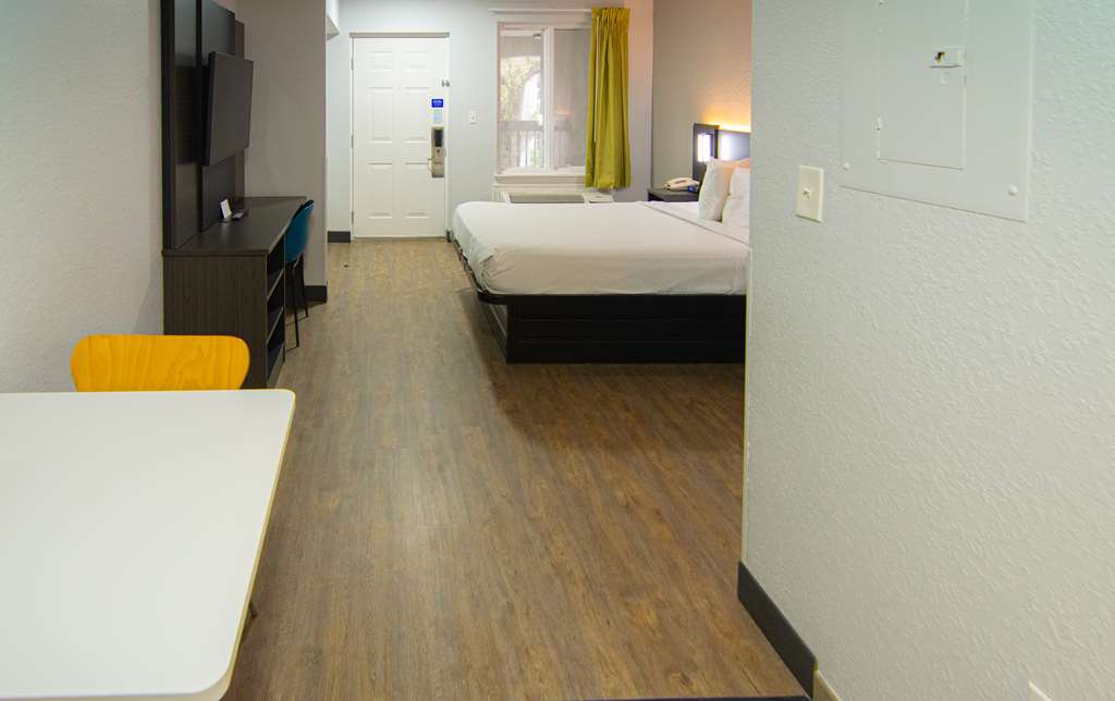 Studio 6 Extended Stay Coral Springs FL Fort Lauderdale - photo 25