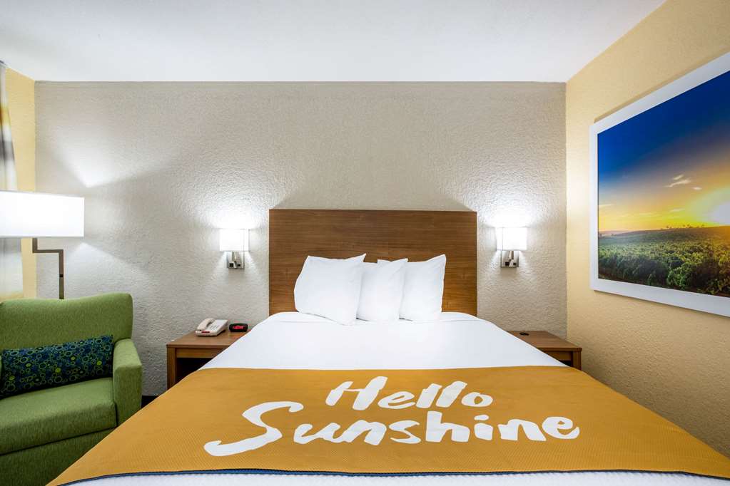 Days Inn by Wyndham Apopka Orlando - photo 17