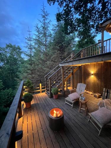 The Pines Treehouse at Treetops Hideouts