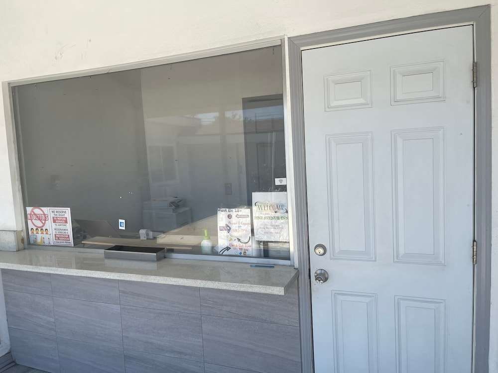 Pine Ave Inn - photo 16