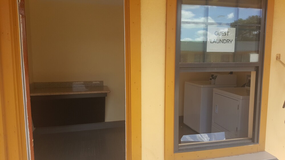 Stadium Motel - photo 21