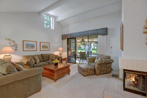 Palm Springs Waterfront Oasis in Palm Springs, United States