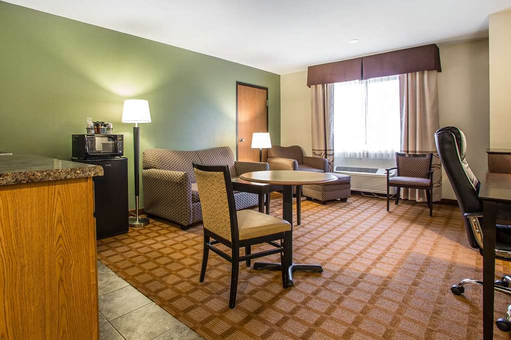 Quality Inn & Suites Marinette - photo 38