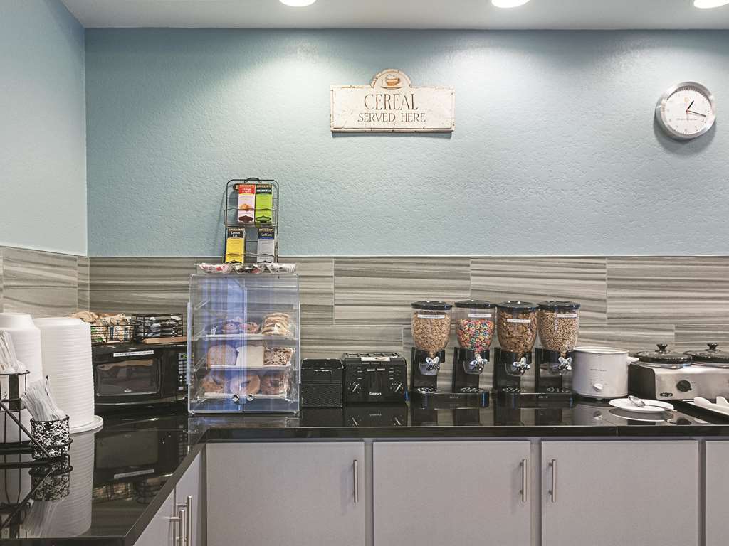 La Quinta Inn & Suites by Wyndham Slidell North Shore Area - photo 40