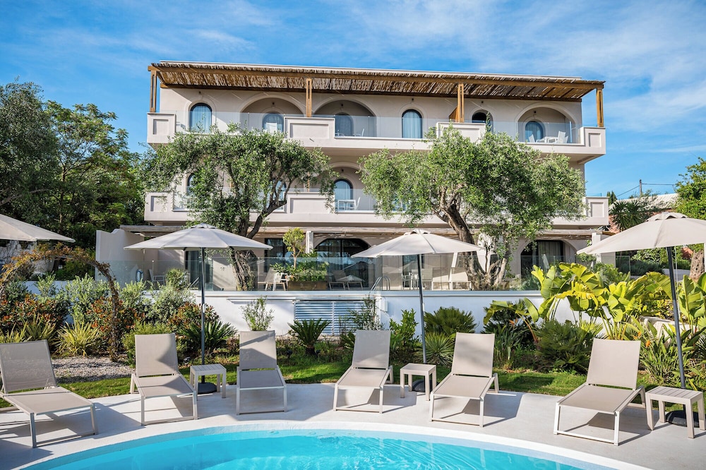 Loadstar Rooms & Suites in Corfu, Greece