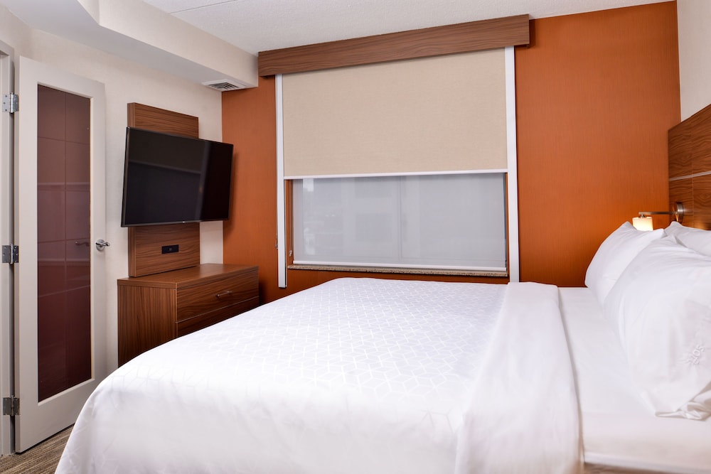 Holiday Inn Express & Suites Buffalo Downtown Medical CTR by IHG - photo 11