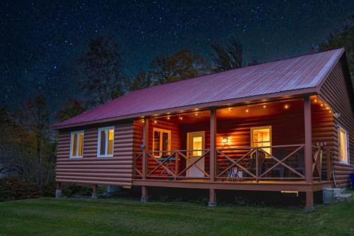 Cozy Cabin in Stratton Mountain & Mount Snow 10min — 4-Star Luxury Hotel in Stratford, United States