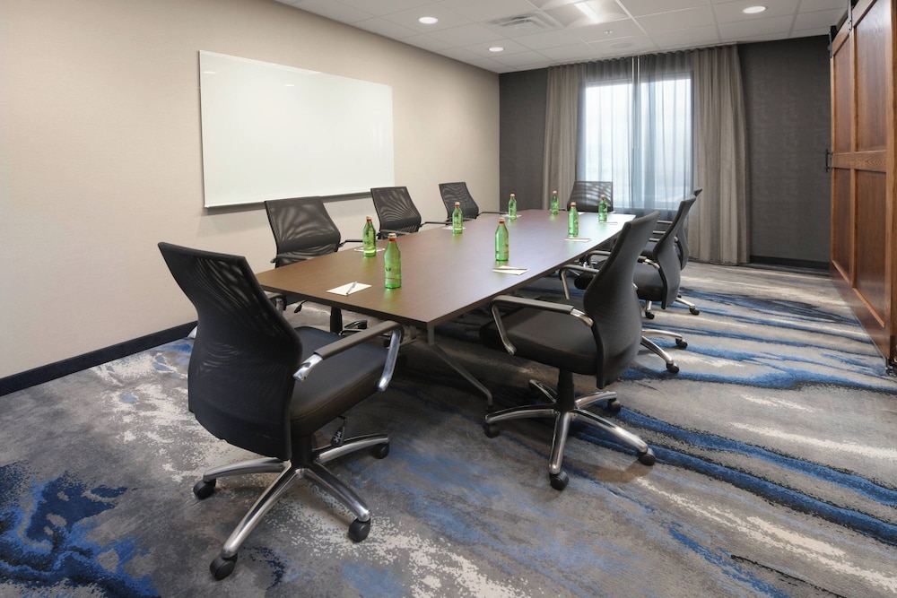 Fairfield Inn & Suites by Marriott El Dorado - photo 18