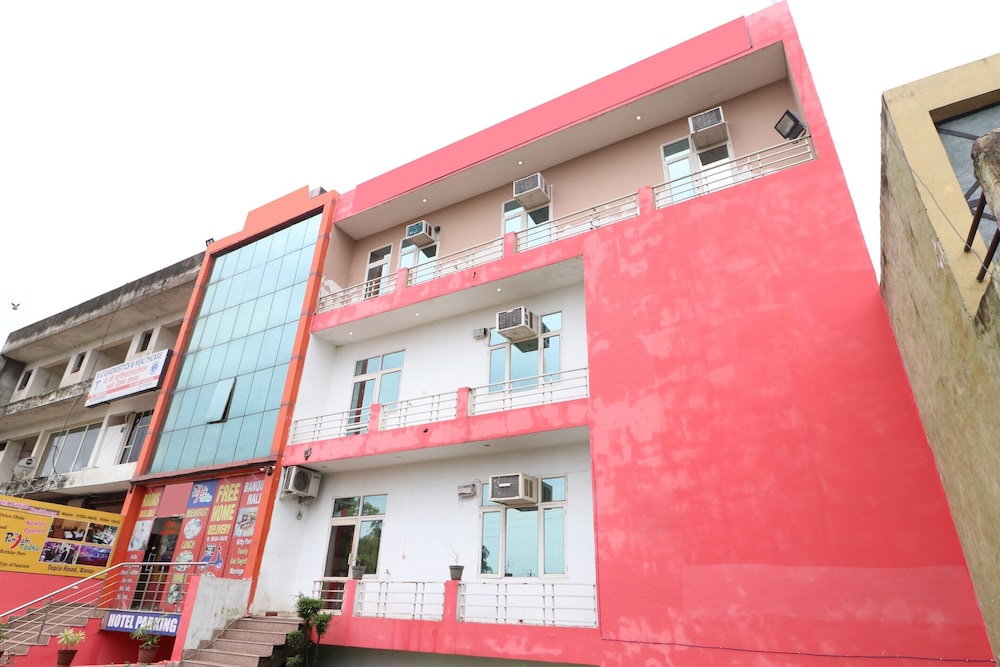 OYO 18943 Hotel Punjab Residency — hotel in Rajpura