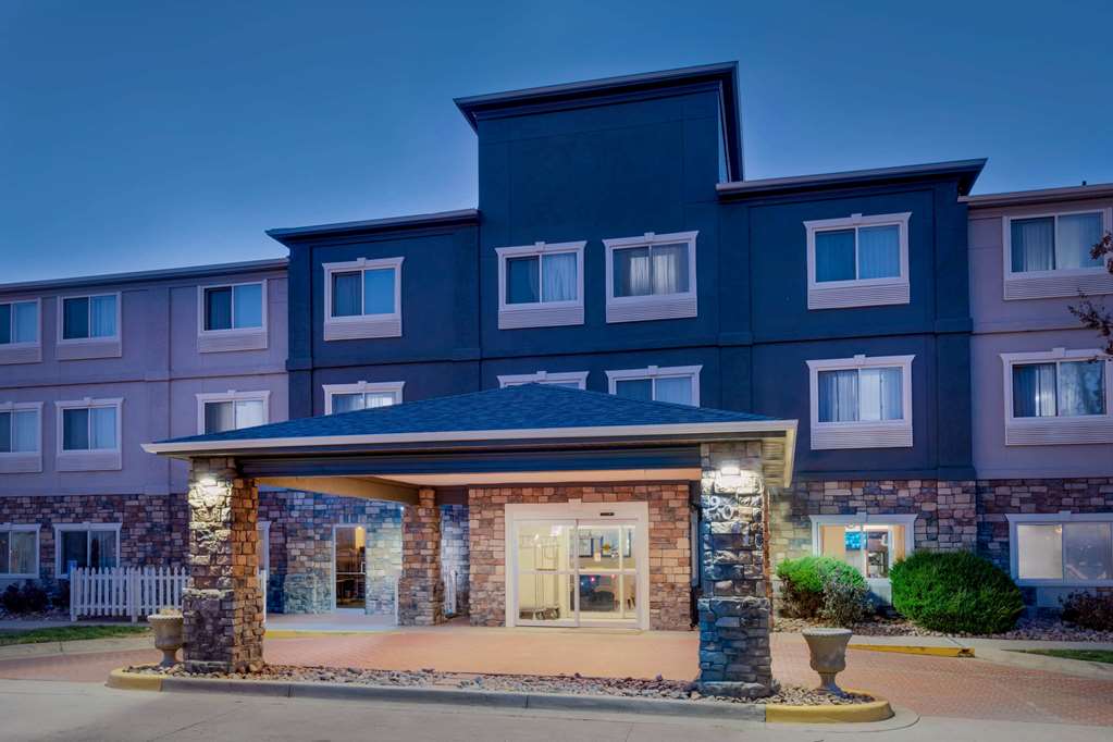 La Quinta Inn & Suites by Wyndham Henderson Northeast Denver - photo 2