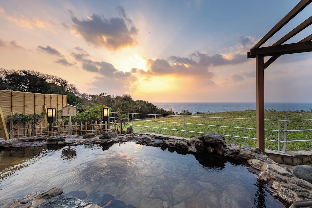 Kamenoi Hotel Genkainada in Fukuoka, Japan