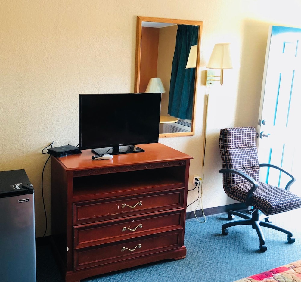 Rest Inn Motel - photo 15