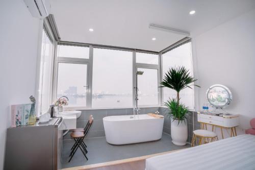 Hà Thành Stay Lake View Residence — 4-Star Luxury Hotel in Hanoi, Vietnam