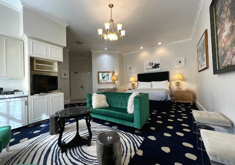 The Sterling Hotel - photo 7