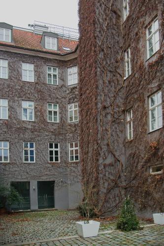 White Lotus Apartment — Vienna — photo 3