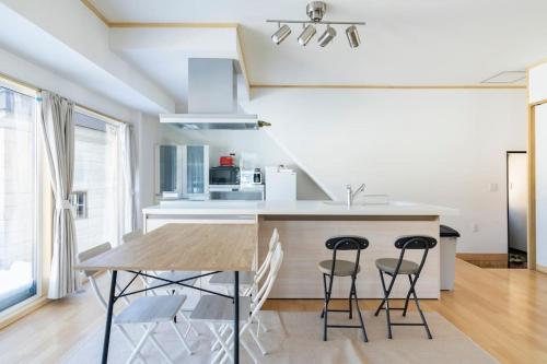 Snow Fever Clique in Hakuba, Japan