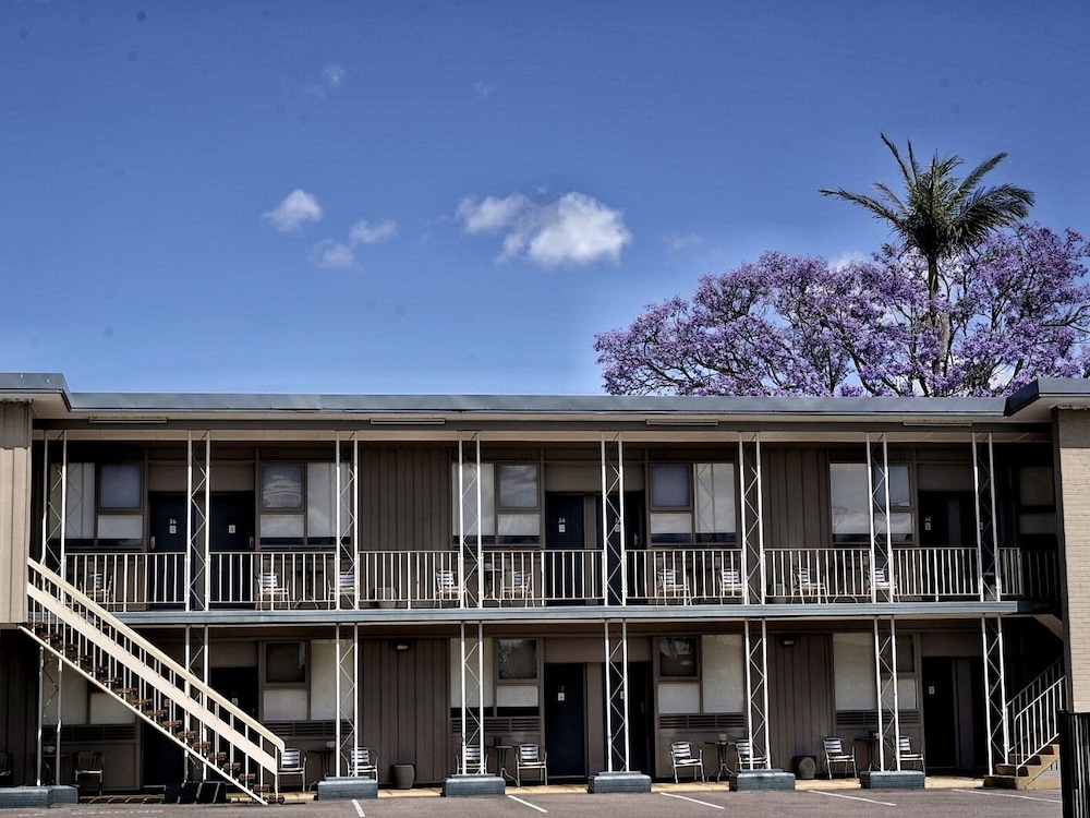 Country Motor Inn Singleton — Singleton