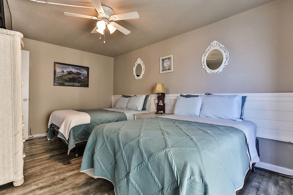 Coastal Waters Inn - photo 38