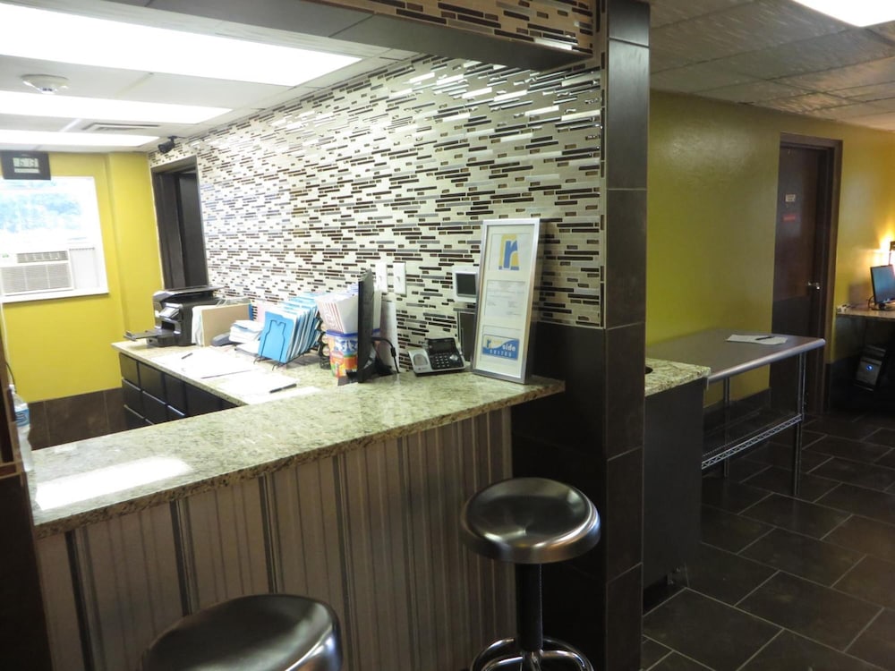 Riverside Suites - photo 6