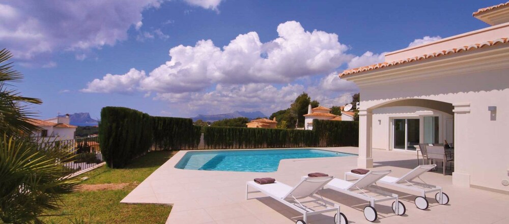 Villa Moraira Portet Luxe — 4-Star Luxury Hotel in Teulada, Spain