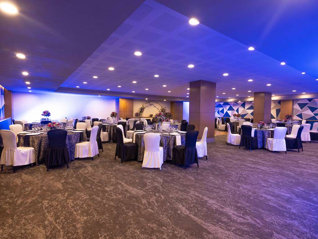 Galeria Plaza Reforma Salon Lancaster