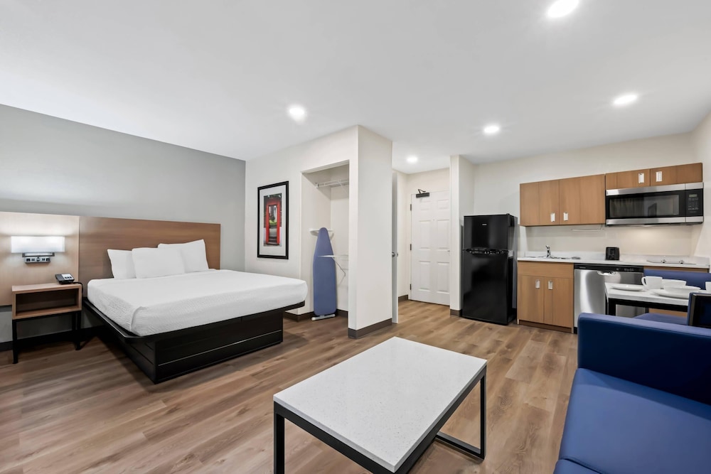 MainStay Suites Raleigh North - photo 21