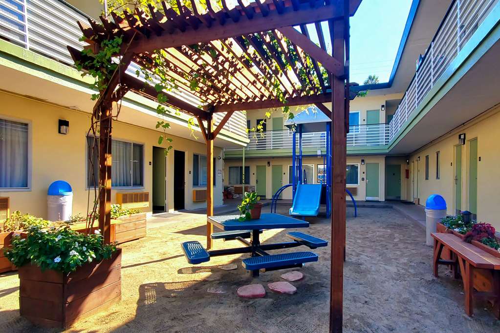 Quality Inn & Suites Anaheim At The Park - photo 39
