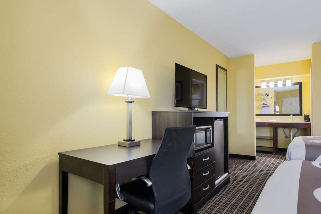 Quality Inn London North - photo 13