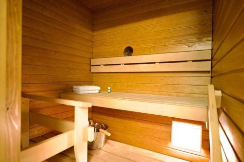 1BR Suite King Size Bed Wi Fi Sauna — 4-Star Luxury Hotel in Rovaniemi, Finland