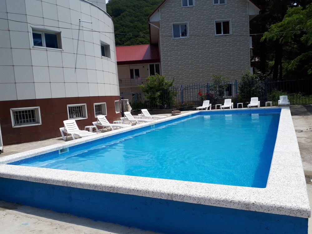 Paradise — hotel in Ol'ginka